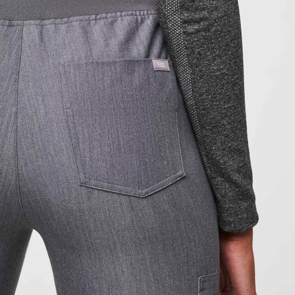 Women's Figs High Waisted Zamora Jogger Scrub Pant in Hydrogen Green - Picture 9 of 12